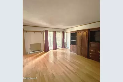 106 E Housatonic St #3, Pittsfield, MA 01201 - Photo 5