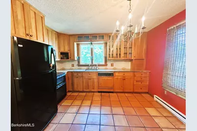 106 E Housatonic St #3, Pittsfield, MA 01201 - Photo 9