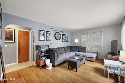1952 East St, Pittsfield, MA 01201 - Photo 3