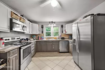 1952 East St, Pittsfield, MA 01201 - Photo 11