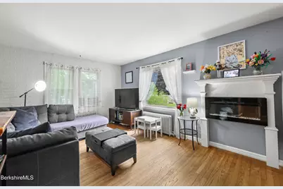 1952 East St, Pittsfield, MA 01201 - Photo 5