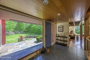 729 Hewins St, Sheffield, MA 01257 - Photo 9