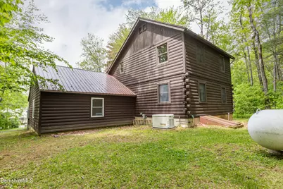 48 Canterbury Ln, Hinsdale, MA 01235 - Photo 7