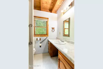 48 Canterbury Ln, Hinsdale, MA 01235 - Photo 27