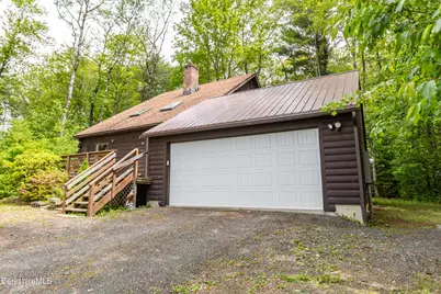 48 Canterbury Ln, Hinsdale, MA 01235 - Photo 3