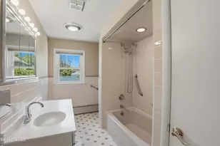 15 Lillian St, Pittsfield, MA 01201 - Photo 25