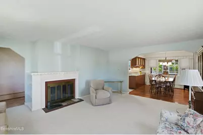 15 Lillian St, Pittsfield, MA 01201 - Photo 5