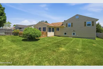 15 Lillian St, Pittsfield, MA 01201 - Photo 33