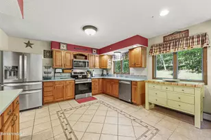 156 Bailey Rd, Lanesborough, MA 01237 - Photo 15