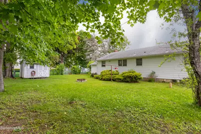 580 Elm St, Pittsfield, MA 01201 - Photo 25