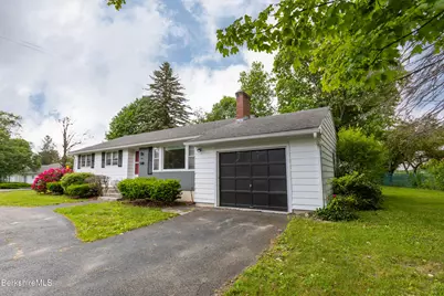 580 Elm St, Pittsfield, MA 01201 - Photo 3