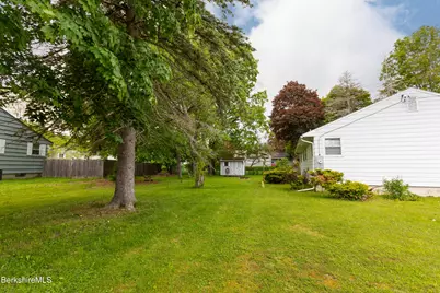 580 Elm St, Pittsfield, MA 01201 - Photo 23