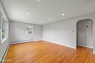 28 Calumet St, Pittsfield, MA 01201 - Photo 5