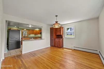 28 Calumet St, Pittsfield, MA 01201 - Photo 9