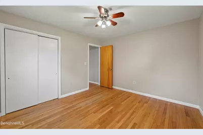 28 Calumet St, Pittsfield, MA 01201 - Photo 23