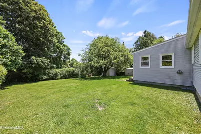 28 Calumet St, Pittsfield, MA 01201 - Photo 37