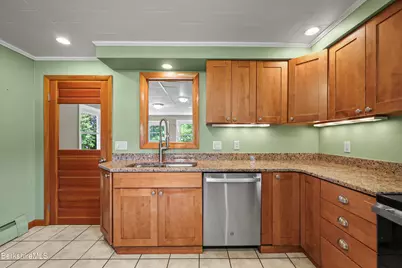 28 Calumet St, Pittsfield, MA 01201 - Photo 17