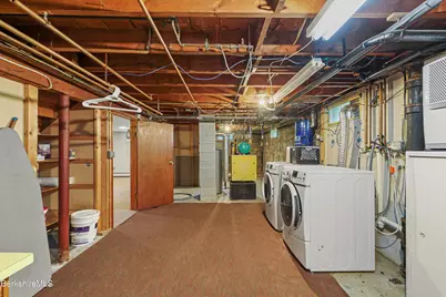 28 Calumet St, Pittsfield, MA 01201 - Photo 47