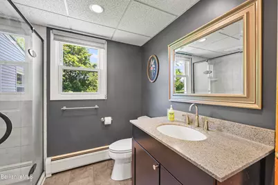 28 Calumet St, Pittsfield, MA 01201 - Photo 25