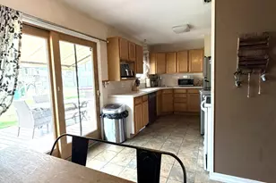 29 Norwich Dr, Dalton, MA 01226 - Photo 7
