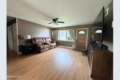 29 Norwich Dr, Dalton, MA 01226 - Photo 3