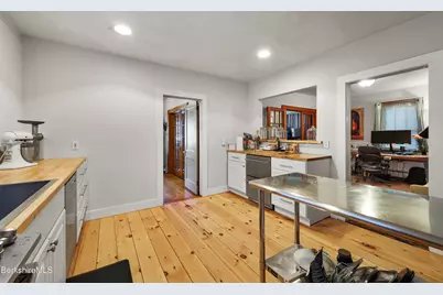 281 Walnut St, North Adams, MA 01247 - Photo 13