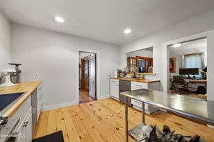 281 Walnut St, North Adams, MA 01247 - Photo 13
