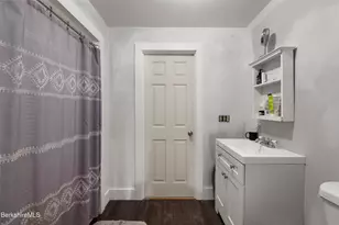 281 Walnut St, North Adams, MA 01247 - Photo 17