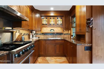 1571 Pleasant St, Lee, MA 01238 - Photo 19