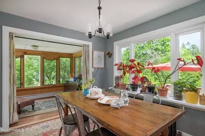 19 Roselyn Dr, Pittsfield, MA 01201 - Photo 7