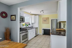 19 Roselyn Dr, Pittsfield, MA 01201 - Photo 11