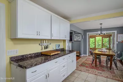 19 Roselyn Dr, Pittsfield, MA 01201 - Photo 15