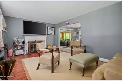 19 Roselyn Dr, Pittsfield, MA 01201 - Photo 3