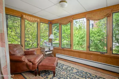 19 Roselyn Dr, Pittsfield, MA 01201 - Photo 9