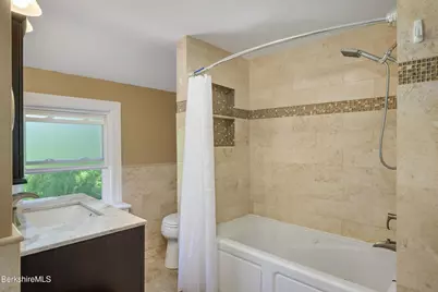 19 Roselyn Dr, Pittsfield, MA 01201 - Photo 25