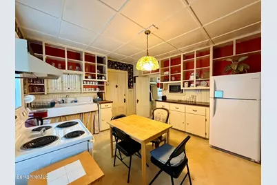 58 Quincy St, North Adams, MA 01247 - Photo 5
