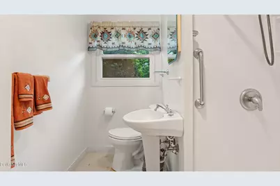 691 Crane Ave, Pittsfield, MA 01201 - Photo 9