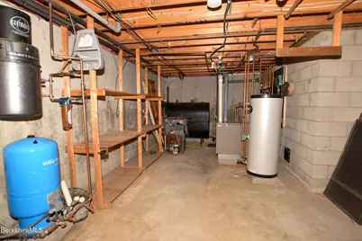 411 McNerney Rd, Becket, MA 01223 - Photo 25