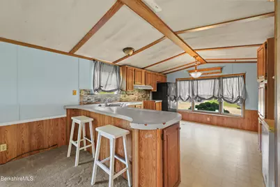 14 Alice Dr, Hinsdale, MA 01235 - Photo 9