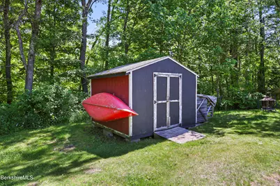14 Alice Dr, Hinsdale, MA 01235 - Photo 5