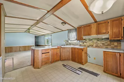 14 Alice Dr, Hinsdale, MA 01235 - Photo 11