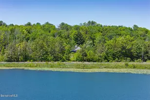7 Wheatley Dr, Stockbridge, MA 01262 - Photo 3