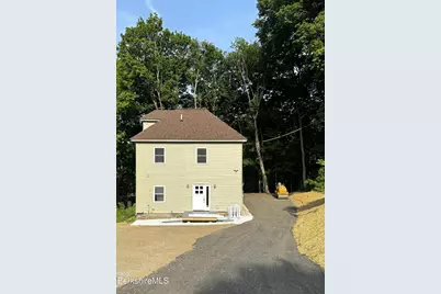 11 Hathaway St, North Adams, MA 01247 - Photo 29
