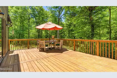 410 Long Bow Ln, Becket, MA 01223 - Photo 9