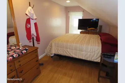 5 Bethel St, North Adams, MA 01247 - Photo 33