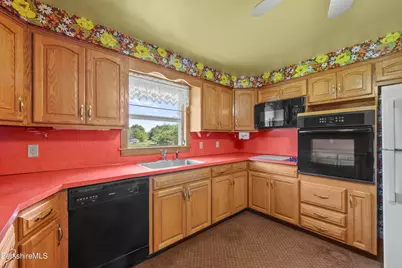 595 Williams St, Pittsfield, MA 01201 - Photo 17