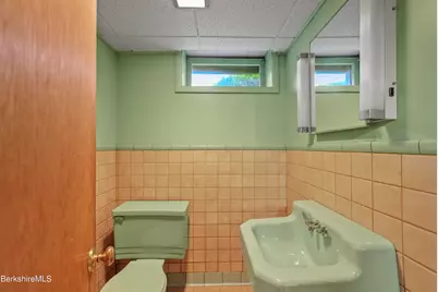 595 Williams St, Pittsfield, MA 01201 - Photo 37