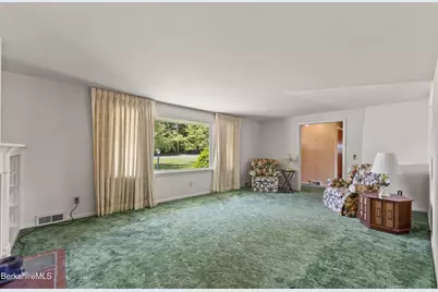 595 Williams St, Pittsfield, MA 01201 - Photo 11