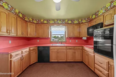 595 Williams St, Pittsfield, MA 01201 - Photo 15