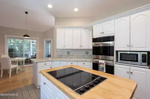3 Cornwall Dr, Great Barrington, MA 01230 - Photo 15